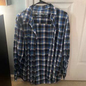M Men’s Blue Mossimo Casual Button-Down Shirt